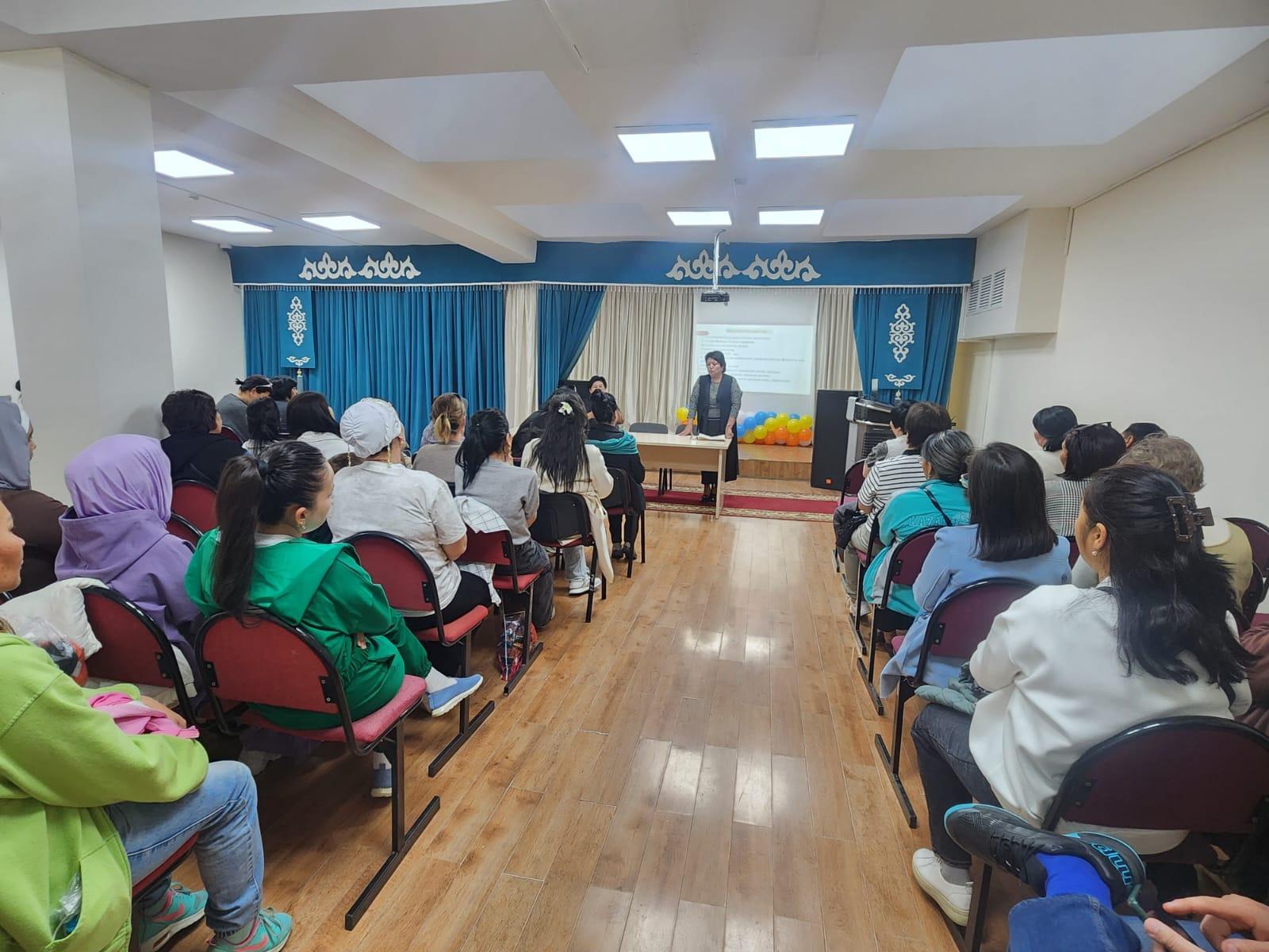 «Отбасы -тәрбиенің алтын бесігі"  тақырыбында жалпы мектепішілік ата-аналар жиналысы болып өтті.