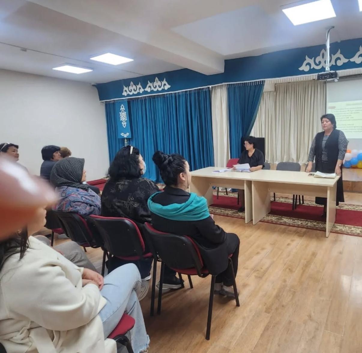 " Тәрбиенің ең тамаша мектебі-отбасы" тақырыбында жалпы аудандық ата-аналар жиналысы өтті.