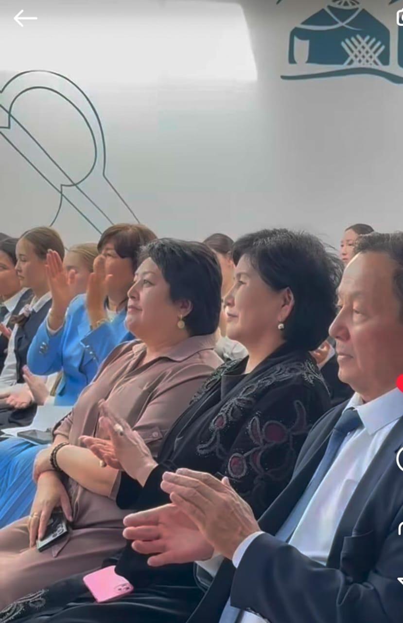 "Ұлтттық құндылығымыз-төл мұрамыздың темірқазығы" атты ақын, жазушы Жәди Шәкенұлымен кездесу өтті.